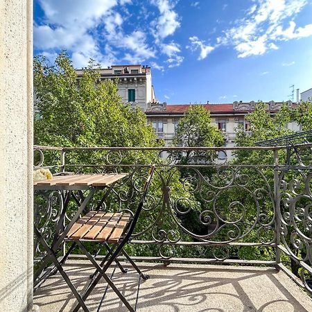 Casa Alberto Da Giussano, Elegante Bilocale In Centro Con Balcone Sul Parco Milão Exterior foto