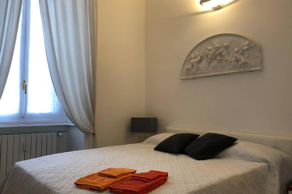 Casa Alberto Da Giussano, Elegante Bilocale In Centro Con Balcone Sul Parco Milão Exterior foto