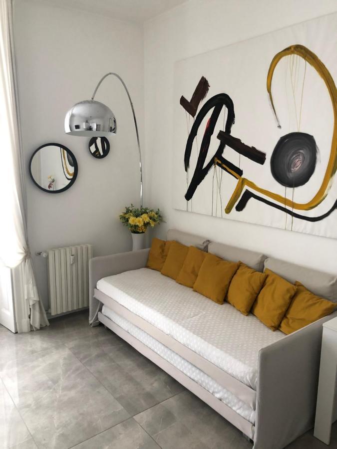 Casa Alberto Da Giussano, Elegante Bilocale In Centro Con Balcone Sul Parco Milão Exterior foto