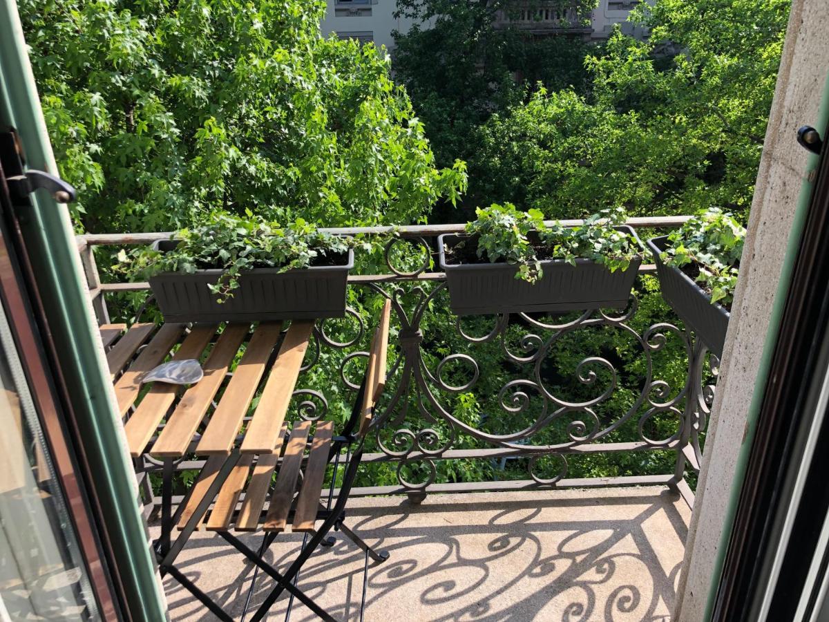 Casa Alberto Da Giussano, Elegante Bilocale In Centro Con Balcone Sul Parco Milão Exterior foto